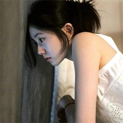 背带短裤丧尸来袭